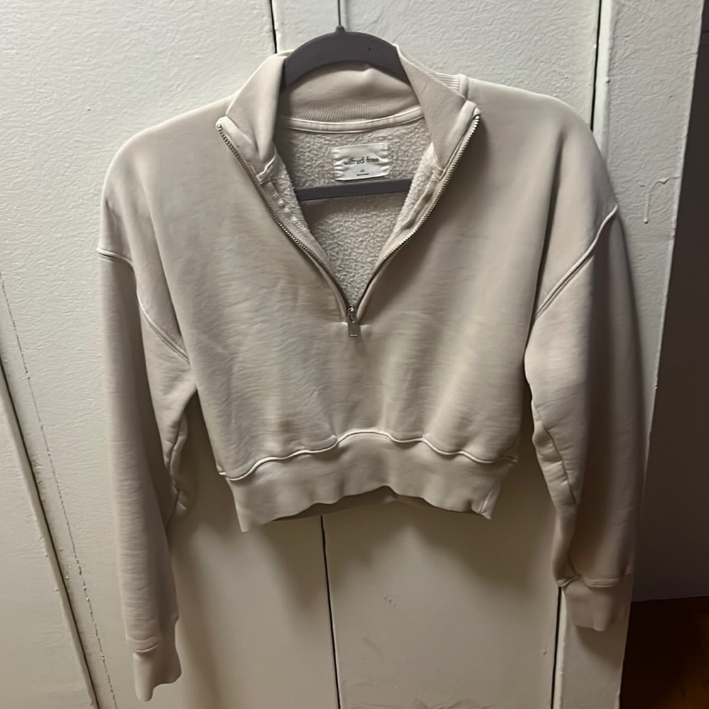 Aritzia wilfred cropped sweater